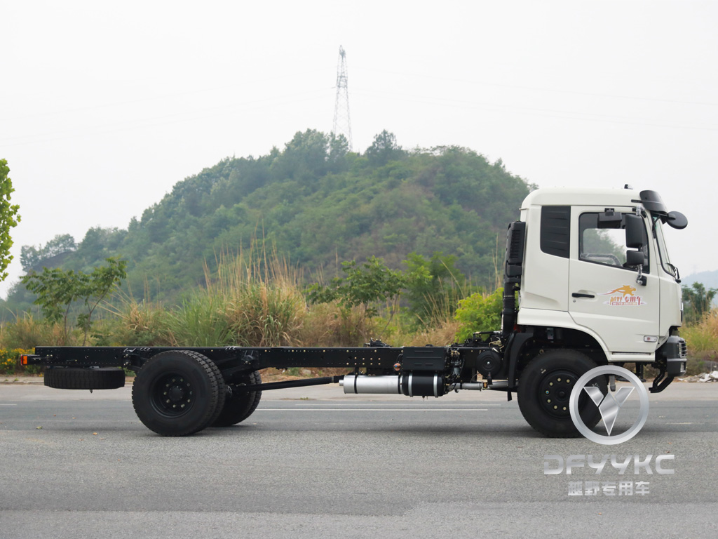 Dongfeng conventional one and half row chassis | All-wheel drive special vehicle modification 210 horsepower chassis | Made in china chassis | Single-axle off-road chassis | 