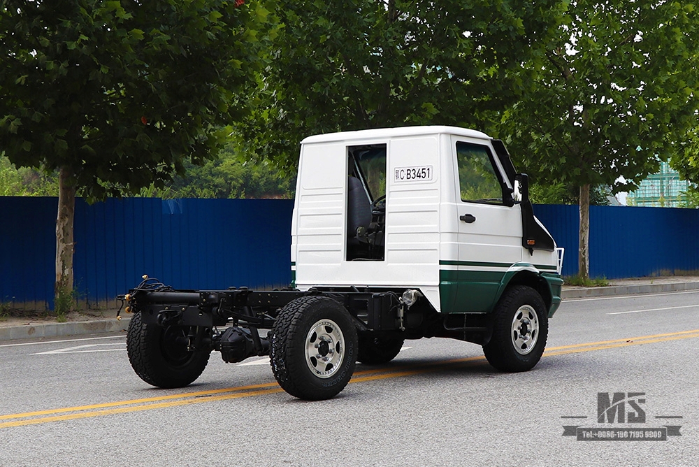 113hp Four Wheel Drive Iveco Chassis Small 4*4 Off Road Iveco Short Head Multifunctional Chassis 4WD Export Special Vehicle Chassis Customised Conversion