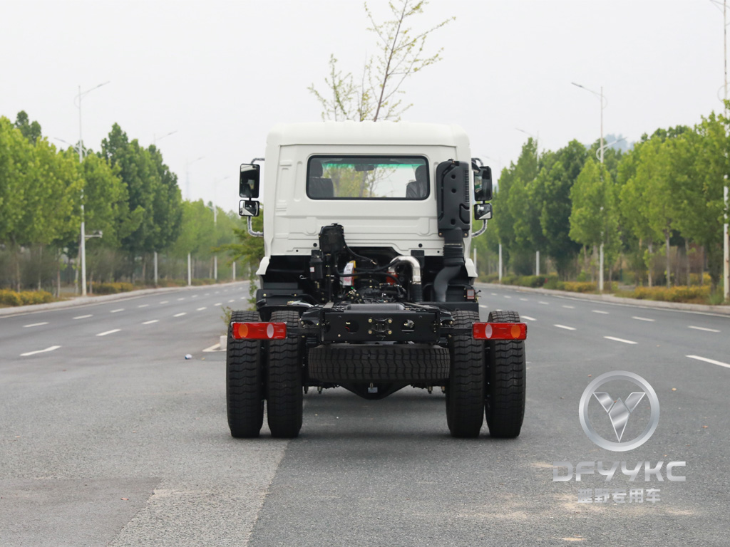 Dongfeng conventional one and half row chassis | All-wheel drive special vehicle modification 210 horsepower chassis | Made in china chassis | Single-axle off-road chassis | 
