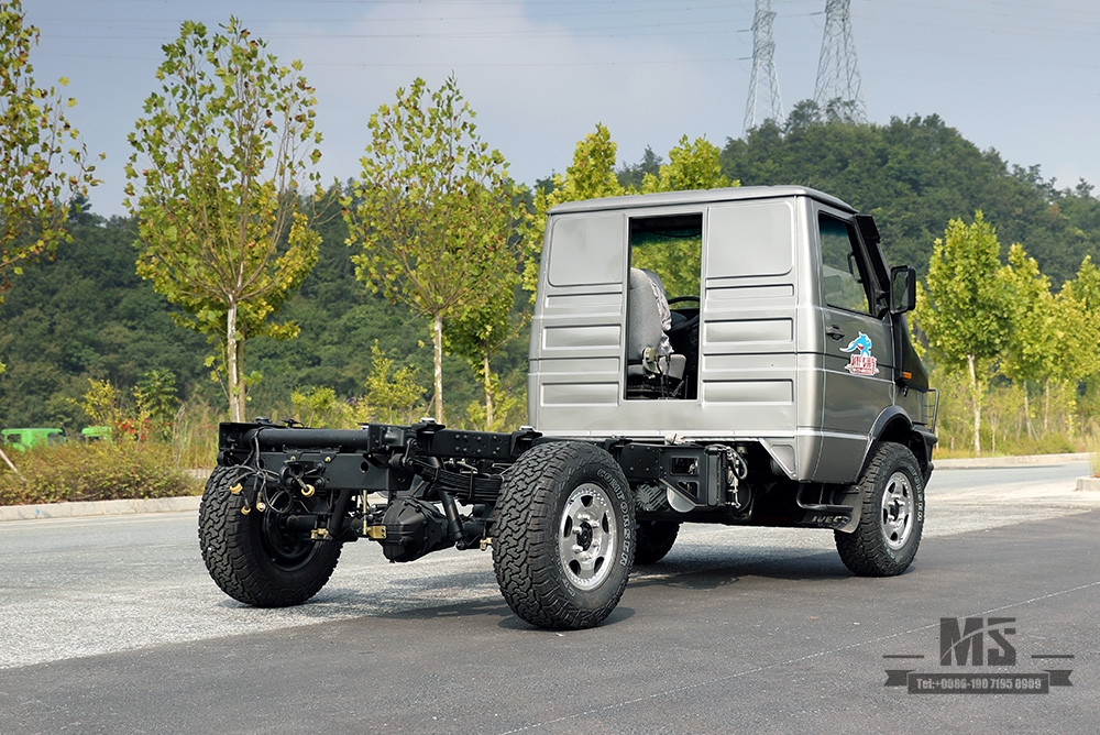 SILVER 113hp Iveco 4*4 Chassis_Four Wheel Drive Small Chassis Iveco Short Head Chassis_4WD Export Special Vehicle Chassis 