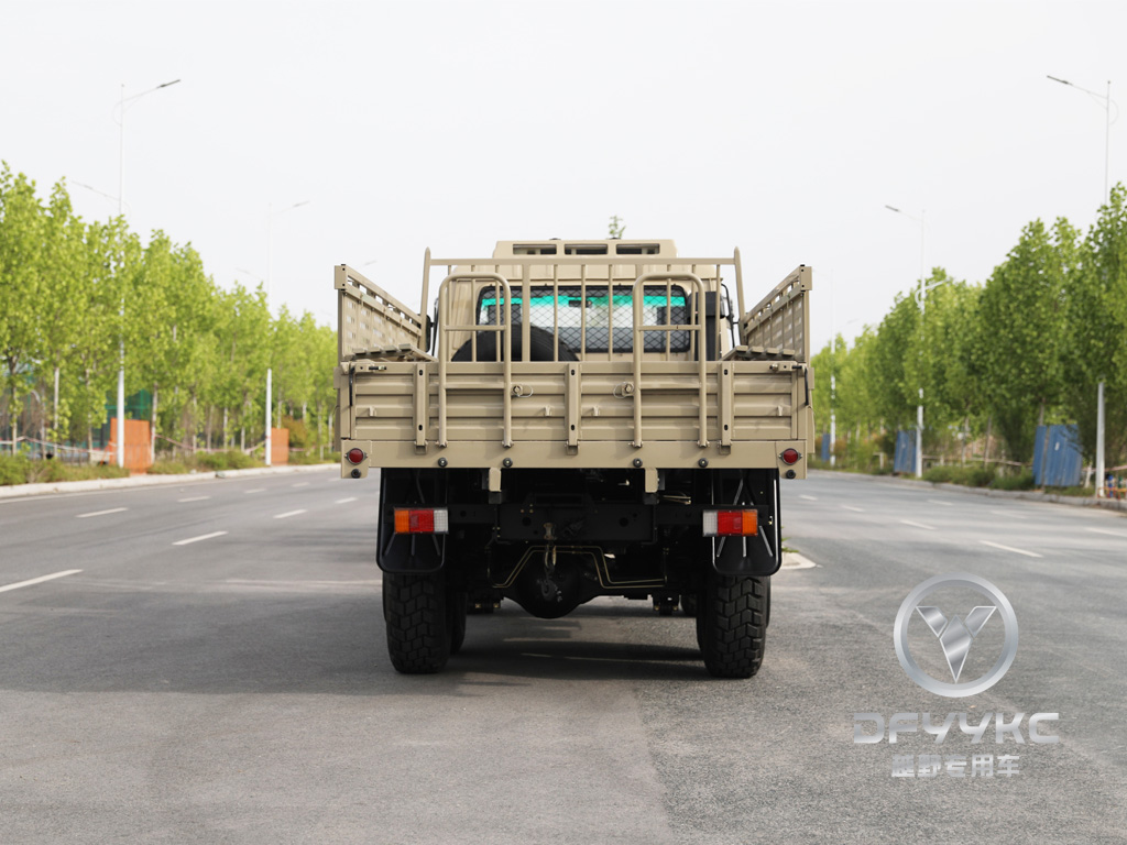 Donggfeng EQ2102N Off-Road Cargo Truck – 210HP Double-Row Desert Cargo Vehicle | Export Model | Air Conditioning with Tarpaulin