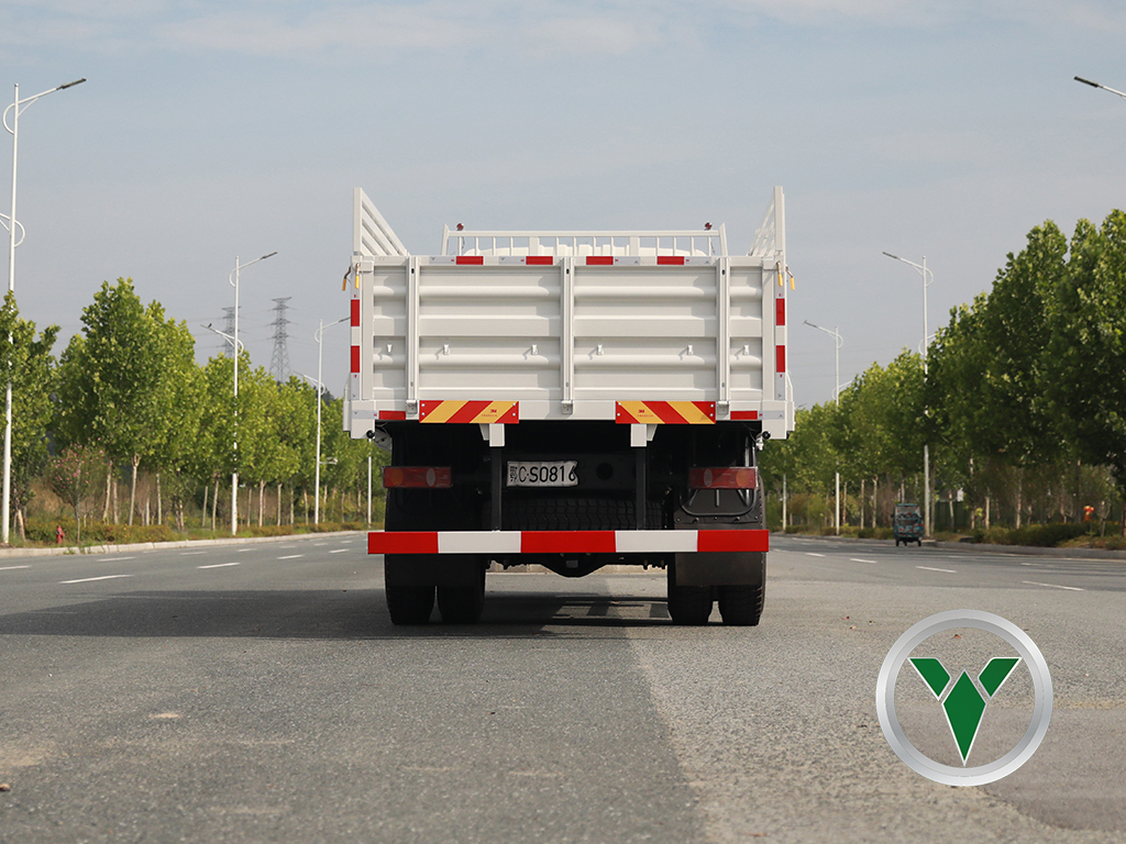 Four-wheel Drive Off-road Truck Chassis Dongfeng 4*4 Special Vehicle Shape Truck Dump Truck Wholesale Mountain Forest Off-road Vehicle Structure All-wheel Drive Special Vehicle Wholesale 210 Large Str