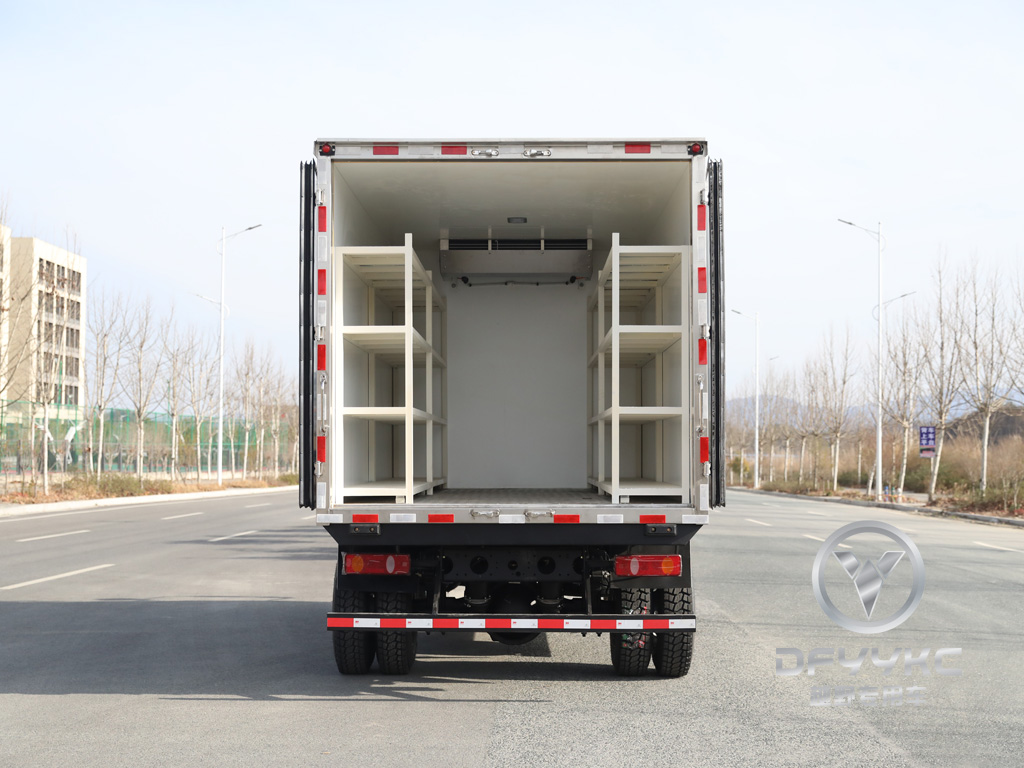 Four-wheel Drive 15 Cubic Meter Refrigerated Truck | Cold Chain Transport Truck | Meat Refrigeration Truck | Fresh-keeping Truck |