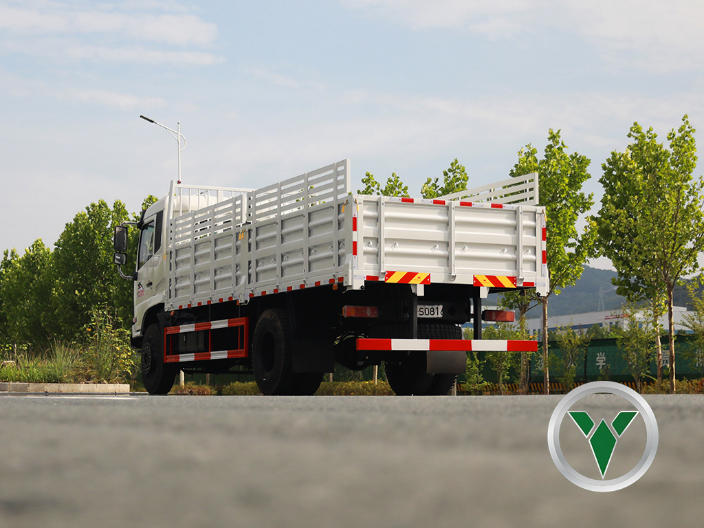 Four-wheel Drive Off-road Truck Chassis Dongfeng 4*4 Special Vehicle Shape Truck Dump Truck Wholesale Mountain Forest Off-road Vehicle Structure All-wheel Drive Special Vehicle Wholesale 210 Large Str