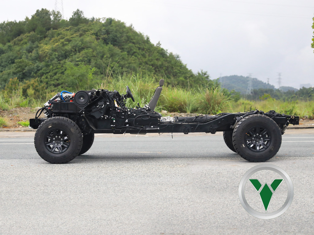 Custom Class 3 Off-Road Chassis | 4WD Independent Suspension & Dual Fuel Tank Systems