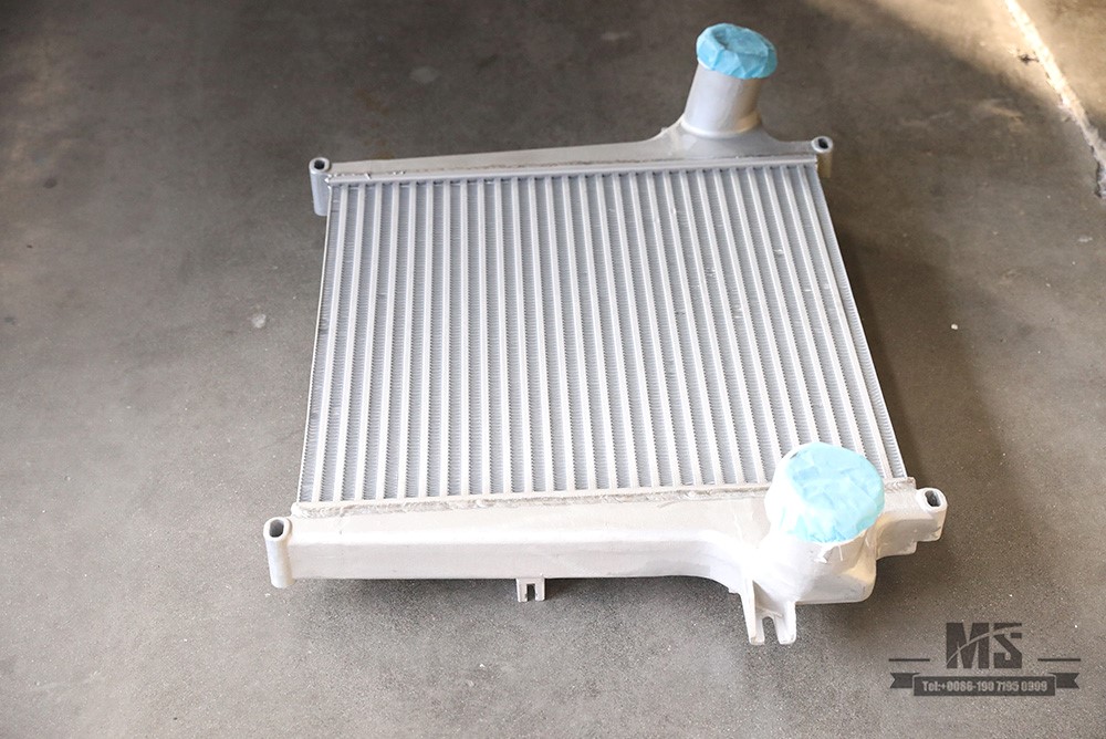 Dongfeng 6*4 Truck Engine Cooling_Export Special Purpose Truck Radiator