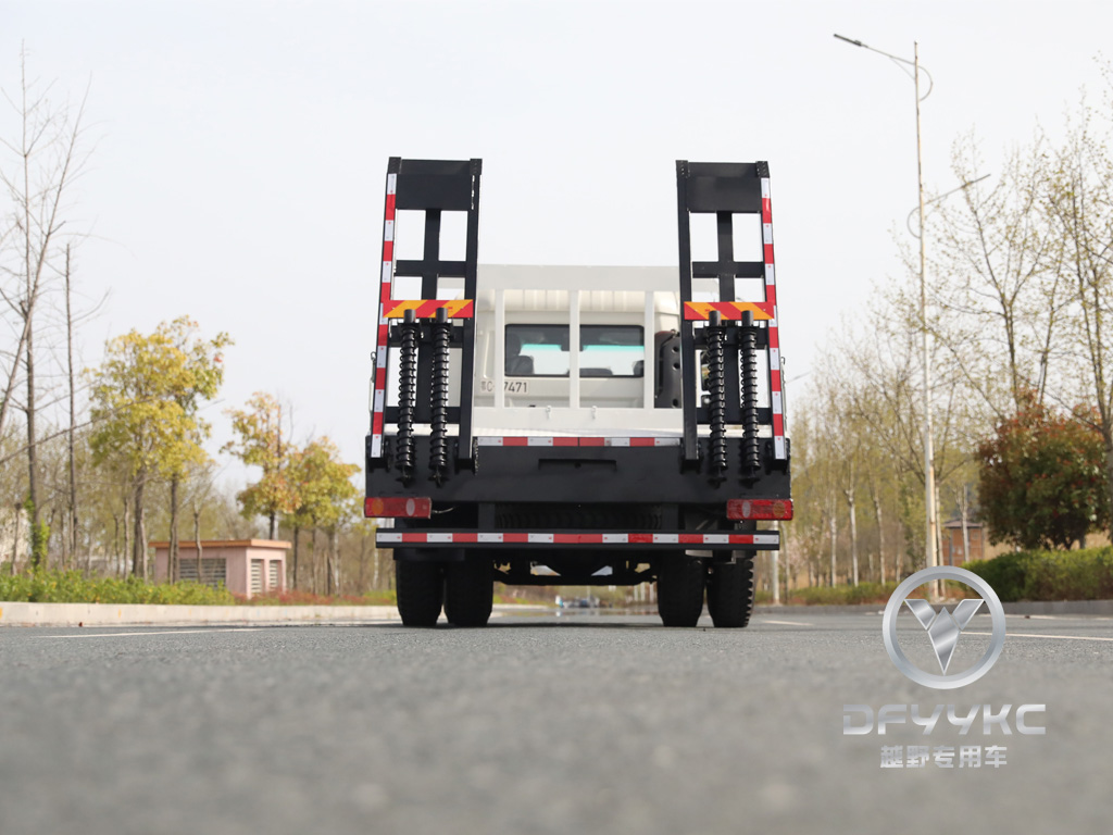 Dongfeng Flat-topped Semi-cab | Excavator Transport Vehicle | Excavator Towing Flatbed Truck Hook Machine Board | Hydraulic Ladder Truck Tandem Trailer | 