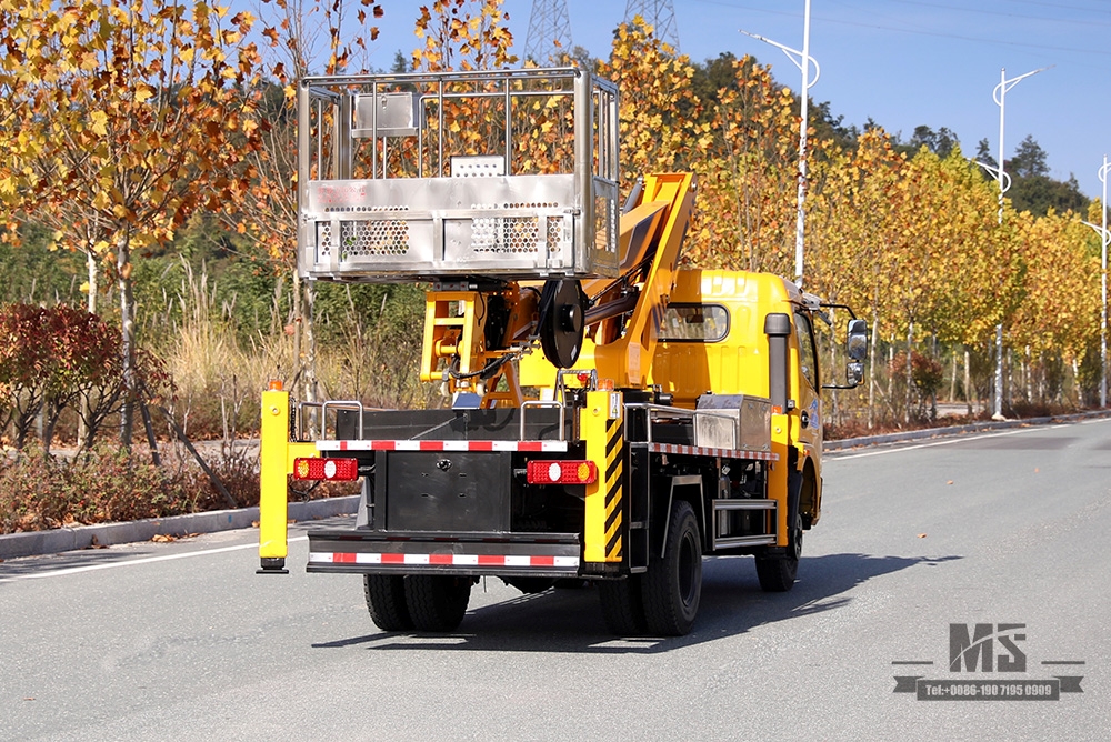 Dongfeng 4*2 Light Truck Tip Off-road Lift Truck_Small Lift trimming Sanitation Truck_Export Special Micro Vehicle