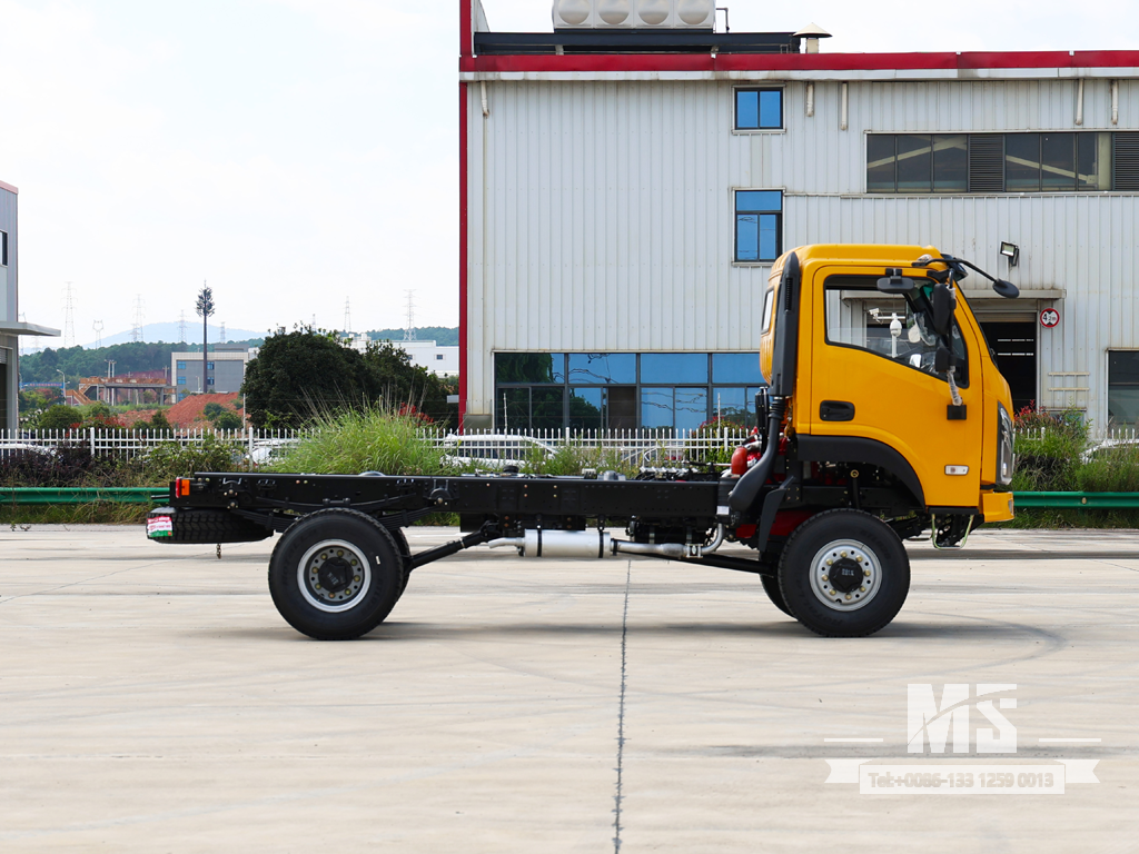 4X4 Flathead 4WD Light Truck Off-road Chassis, Factory Chassis for Special Vehicle Refit