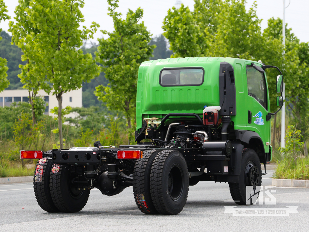 Dongfeng 4&times;4 Chassis_4*4 170hp Flat Head Truck Four Wheel Drive Chassis for Sale_Export Special Vehicle Chassis 