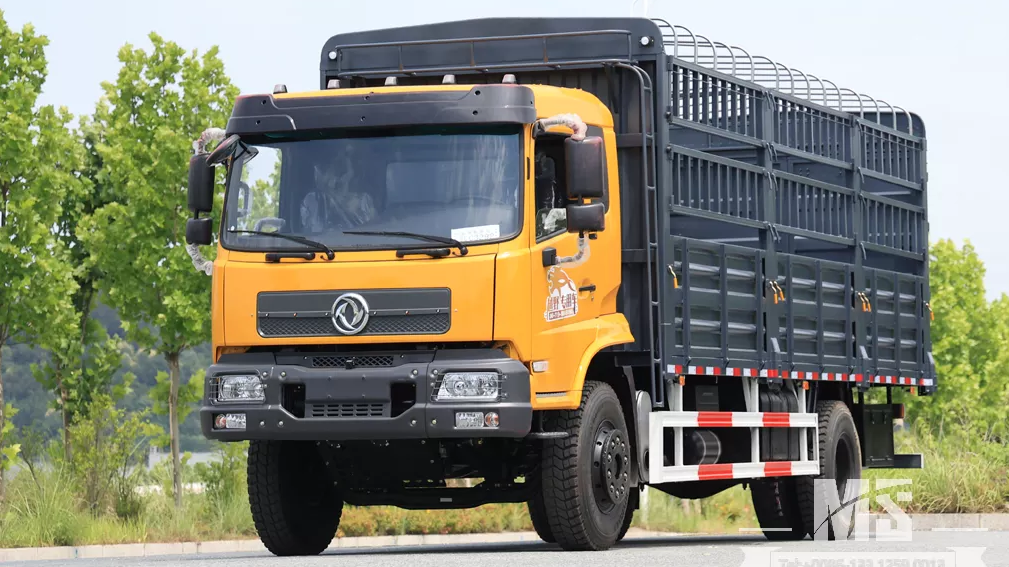 Dongfeng 4&times;2 Stake Truck Unveiled for Diversified Freight Export Markets